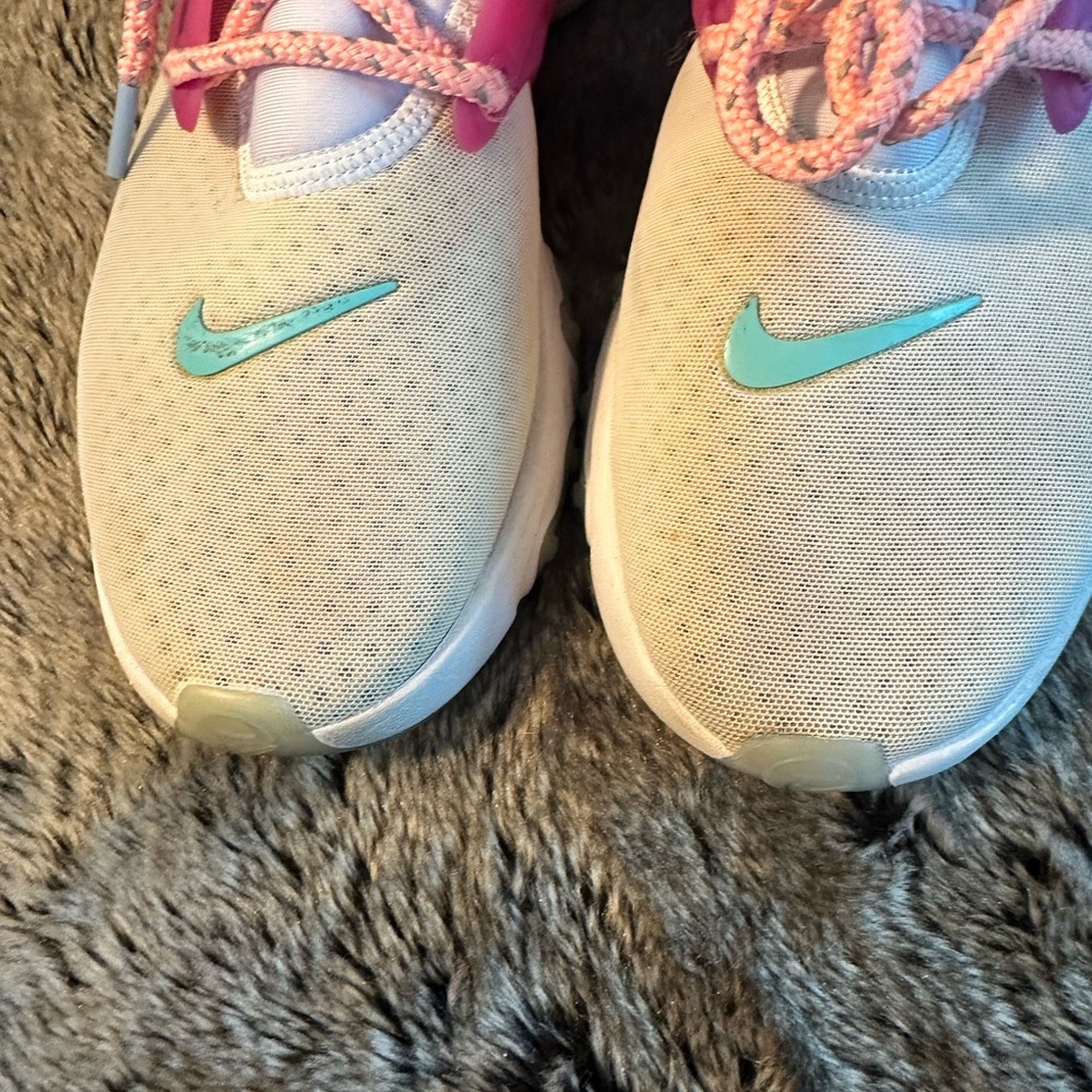 Nike React Presto White Hyper Violet Sneakers, Size 8.5 - Picture 6 of 9